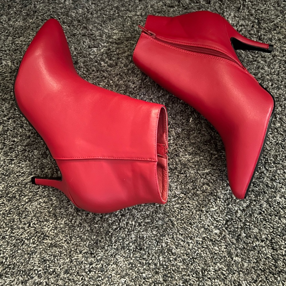 Red ankle booties - Picture 2 of 3